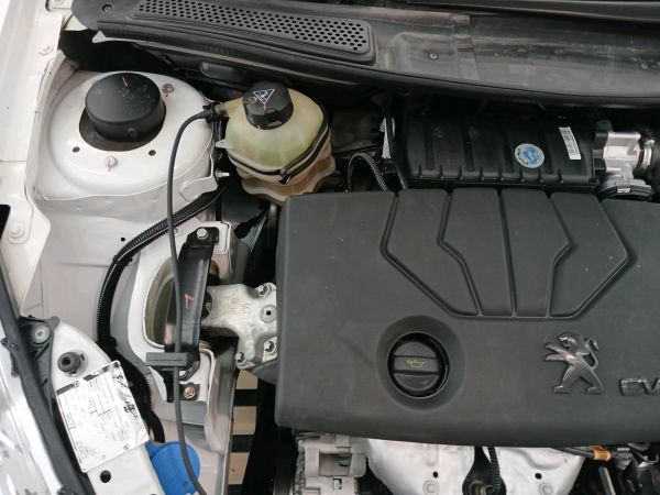 alt-https://media.khodro45.com/public/image/062055e6ca8d4f13b85cd363825af716_plate_allure