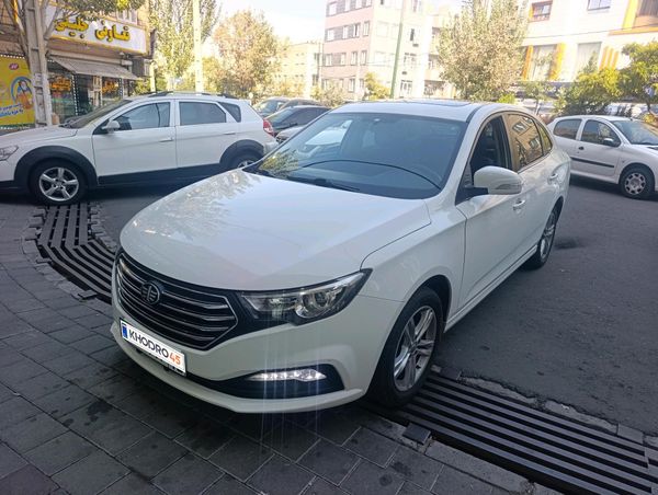 alt-https://media.khodro45.com/public/image/10bf9d33840344eca2f006cf75109091_plate_allure