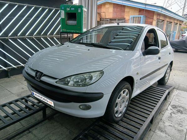 alt-https://media.khodro45.com/public/image/402711b812874d489e3a1dcc5863396c_plate_allure