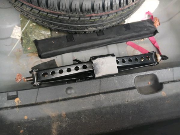 alt-https://media.khodro45.com/public/image/729bc2630985479c9192acd0c171637e_plate_allure