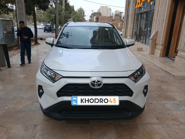 alt-https://media.khodro45.com/public/image/77eea31781f14ae3b34d37c13747219c_plate_allure