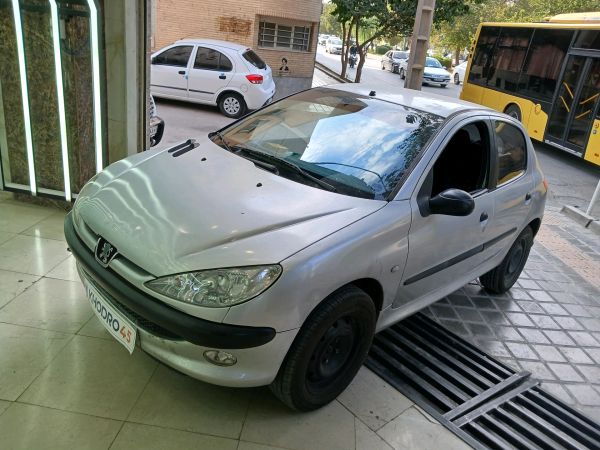 alt-https://media.khodro45.com/public/image/840aeee1d52f4966ad0be5bf0a24f127_plate_allure