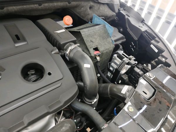 alt-https://media.khodro45.com/public/image/99d4c72c2abe4b1f8cd950acf804f1a8_plate_allure