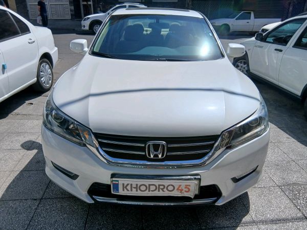 alt-https://media.khodro45.com/public/image/a724a37a353c46c781343837d27911f4_plate_allure