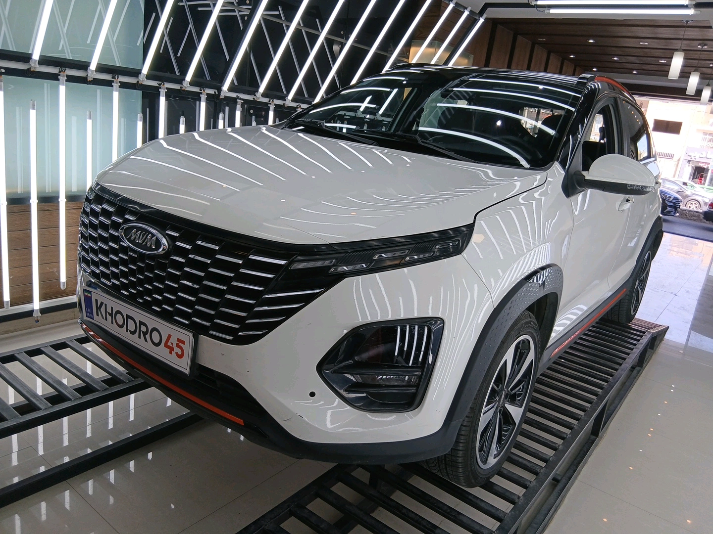 ام وی ام X33 کراس اتوماتیک