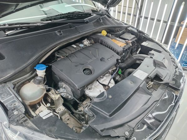alt-https://media.khodro45.com/public/image/d3bc690c85ff4cf2b0b910623376542b_plate_allure