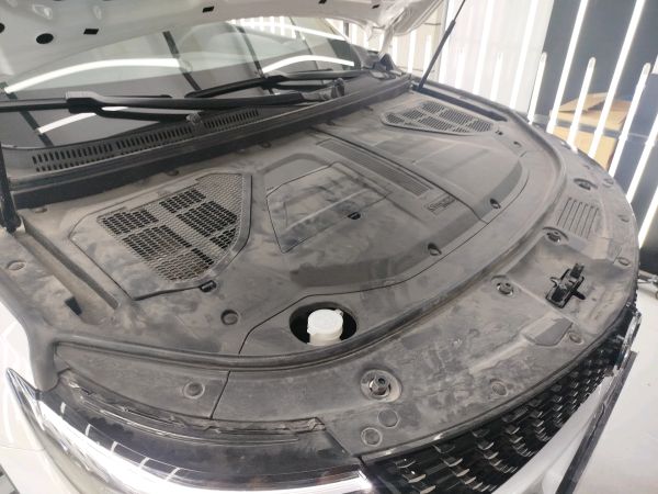 alt-https://media.khodro45.com/public/image/e61f602f30124047bc2388ac44a60ff0_plate_allure