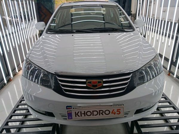 alt-https://media.khodro45.com/public/image/e9f7692163f54408ad145c24e9e39bcd_plate_allure